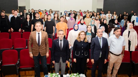 Selçuk Üniversitesinde "Türkiye Yüzyılı’nda Yaşlı Sağlığı Uygulamaları” anlatıldı